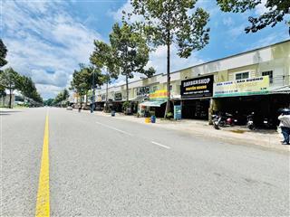 Bán nhà mặt phố có thêm dãy phòng trọ đang cho thuê ở khu vực trung tâm bb
