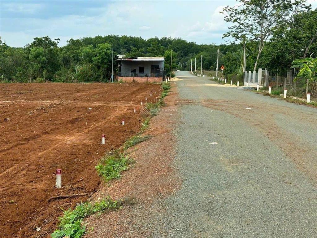 Đất ở hớn quản, bình phước. dân cư, đường đang lên nhựa