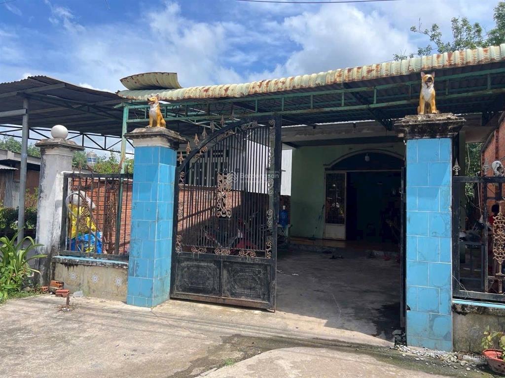 Bán đất mặt tiền đường 744 thị xã dầu tiếng, tp. hcm mới có sẵn nhà cấp 4