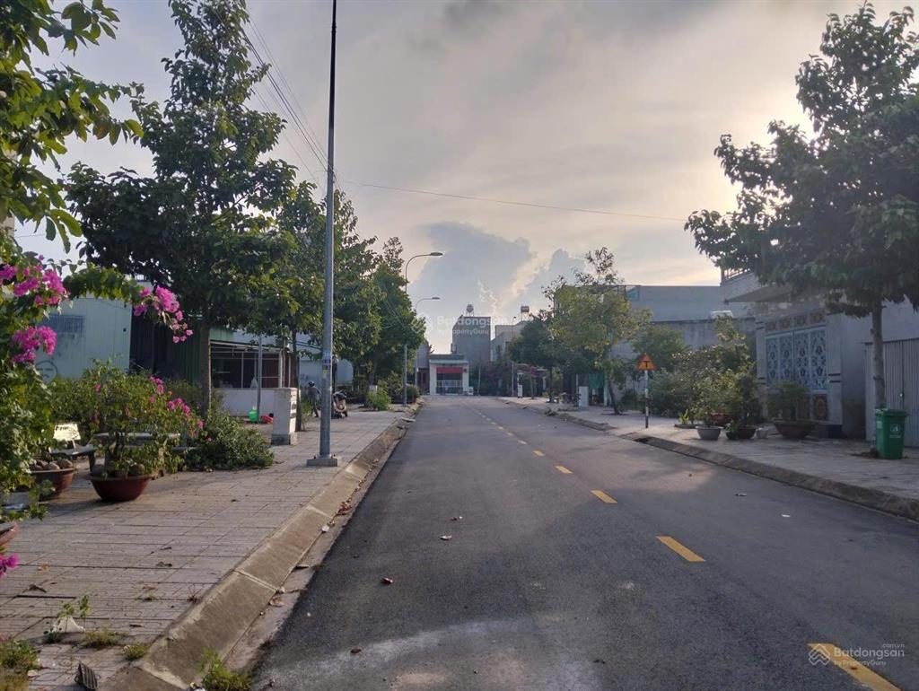 Lô đất mặt tiền đường betong. khu tái định cư định hiệp 1km. sổ hồng riêng