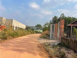 Bán đất mặt tiền đường nhựa 8 . đất thổ cư sẵn. xây dựng tự do. sổ hồng sẵn. dân cư đông đúc.