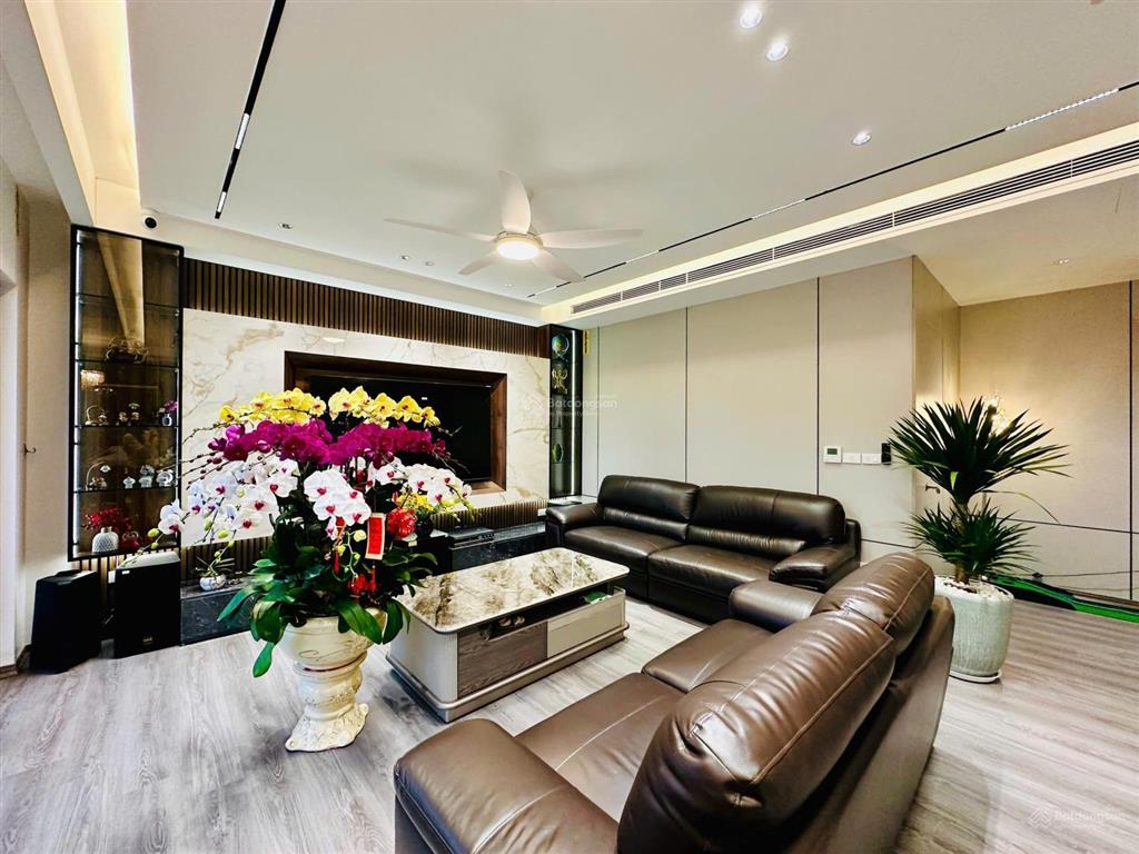 Bán căn hộ penhouse sân vườn 210m2 chung cư vinaconex 7 hồ tùng mậu giá 12 tỷ