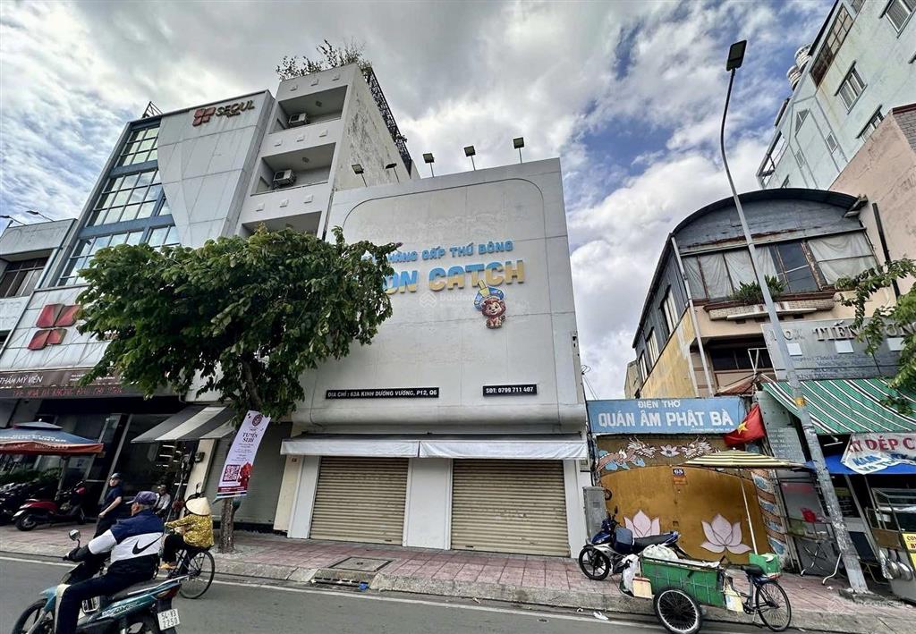 Bán nhà gấp 25,5 tỷ ngang 8m nằm trên con đường thương mại sầm uất kinh dương vương  0908 137 ***