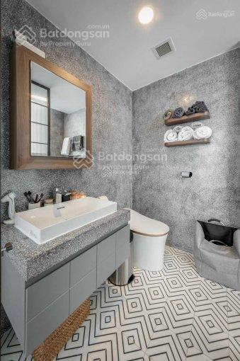 Gia đình bán căn góc 312 lạc long quân l6 q. 11. dt 66m2 2p 2wc, sh. giá 2,7 tỷ.  0903 984 ***