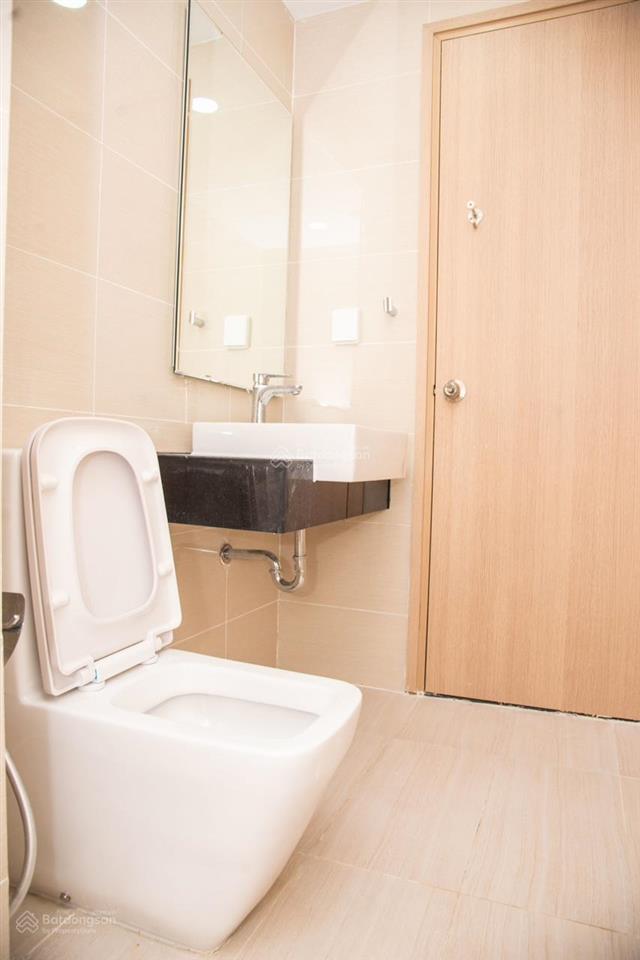 Gia đình bán căn góc cc âu cơ tower q. tp. dt 66m2 2pn 2wc, sh. giá bán 2,8 tỷ. 0903 984 ***