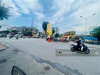 Nhà 3 phòng ngủ gần siêu thị lottemart hơn 5 tỷ xíu  56m2 đất