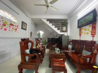 Nhà đường xe tải thông  1 sẹc gần công viên gia định  4 tầng