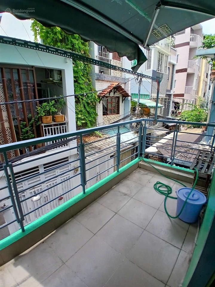 9,7 tỷ giảm còn 9 tỷ .bán nhà 3 tầng góc 2 mặt hẻm,trần đình xu q. 1 . dt 4,5m x 9,5m