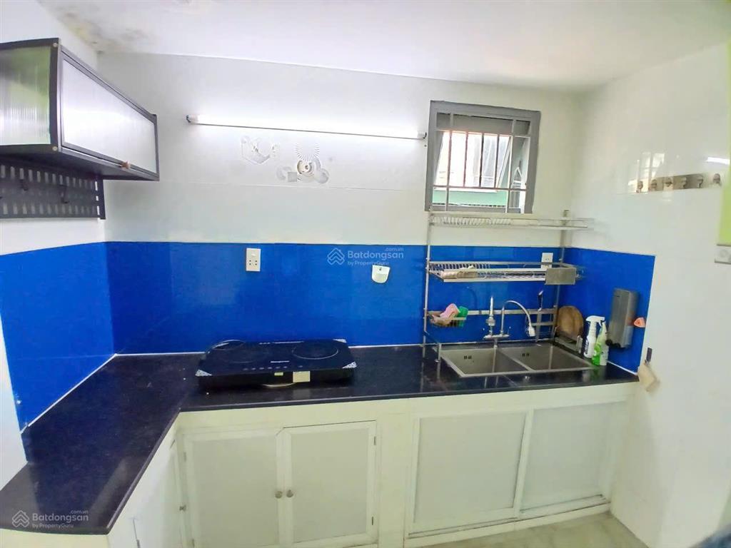 9,7 tỷ giảm còn 9 tỷ .bán nhà 3 tầng góc 2 mặt hẻm,trần đình xu q. 1 . dt 4,5m x 9,5m