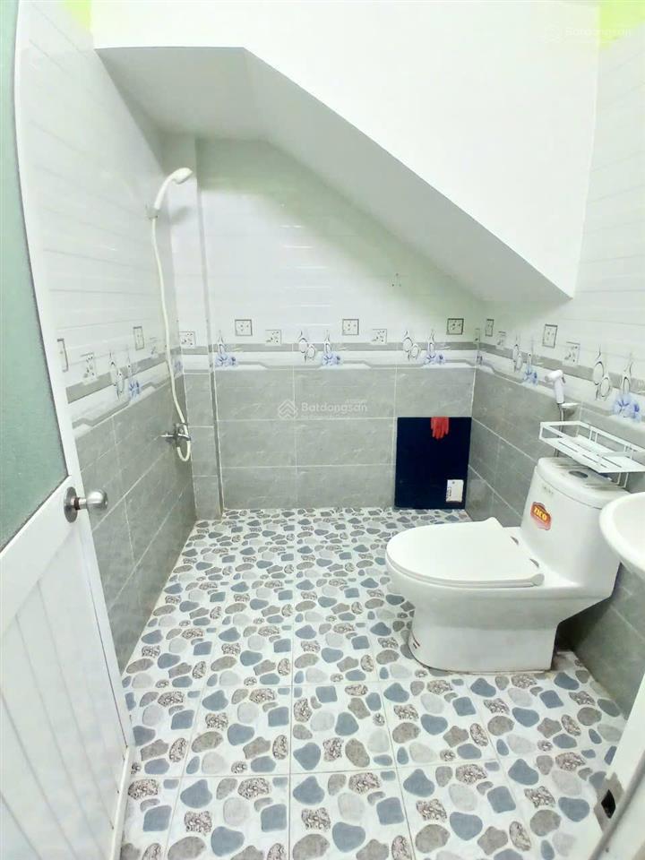 9,7 tỷ giảm còn 9 tỷ .bán nhà 3 tầng góc 2 mặt hẻm,trần đình xu q. 1 . dt 4,5m x 9,5m