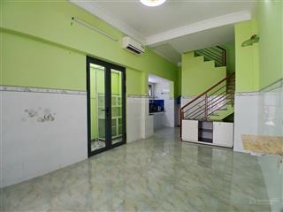 9,7 tỷ nhà 3 tầng căn góc 2 mặt hẻm trung tâm q.1 . 4,5m x 9,5m