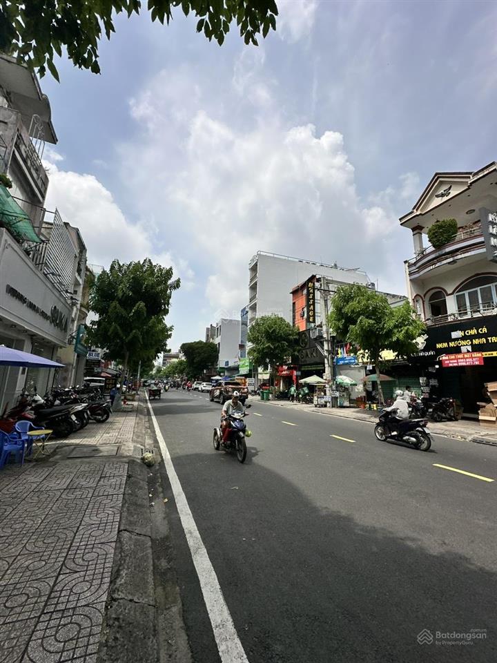 43 tỷ .nhà 5 tâng mt trịnh đình trọng q. tân phú . 8 x 23m giá 43 tỷ tl