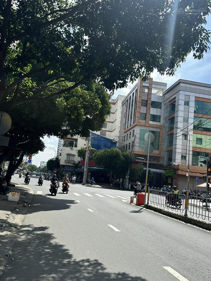 26.5 tỷ . vị trí đắt địa , nhà 4 tầng mt thạch lam q. tân phú . 6.2m x 19m