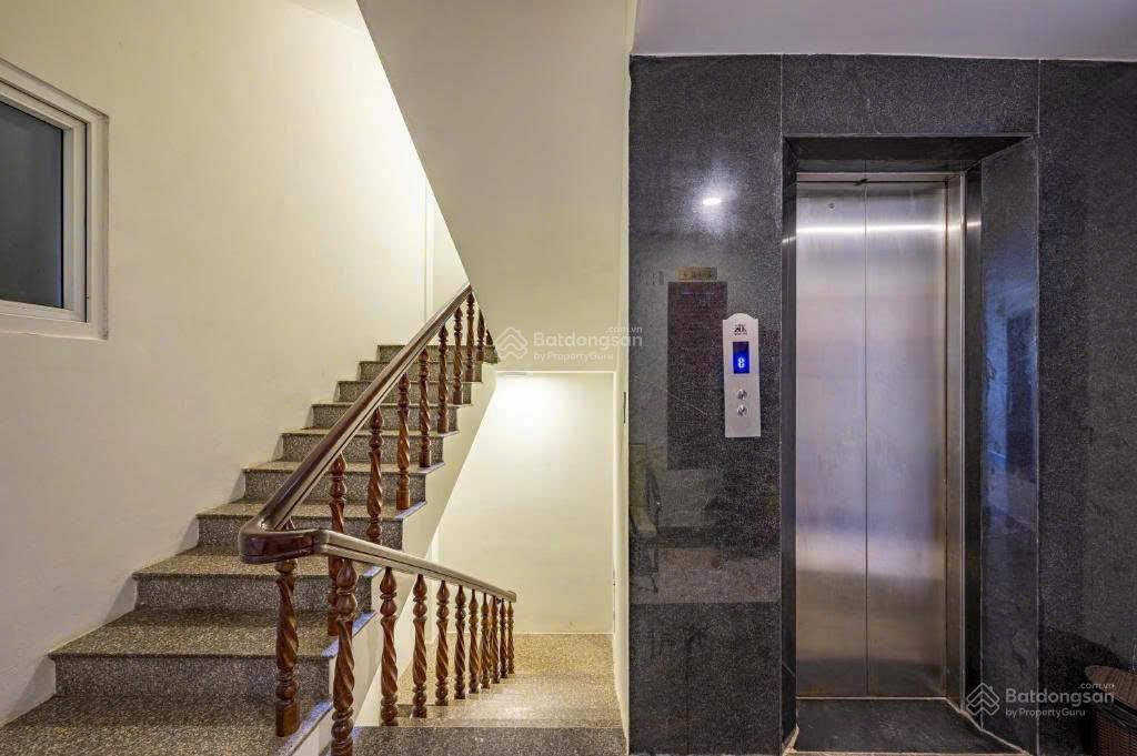 Cho thuê khách sạn đối diện biển bãi sau (45 phòng + 1 penthouse) 90tr/ tháng