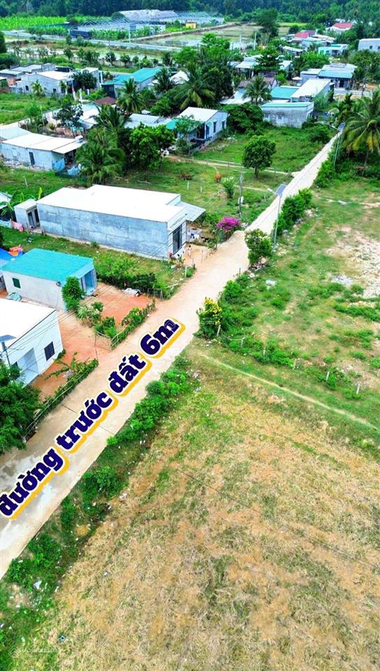 Suối cát  giá rẻ 1 tỷ100 triệu.  0333 039 ***