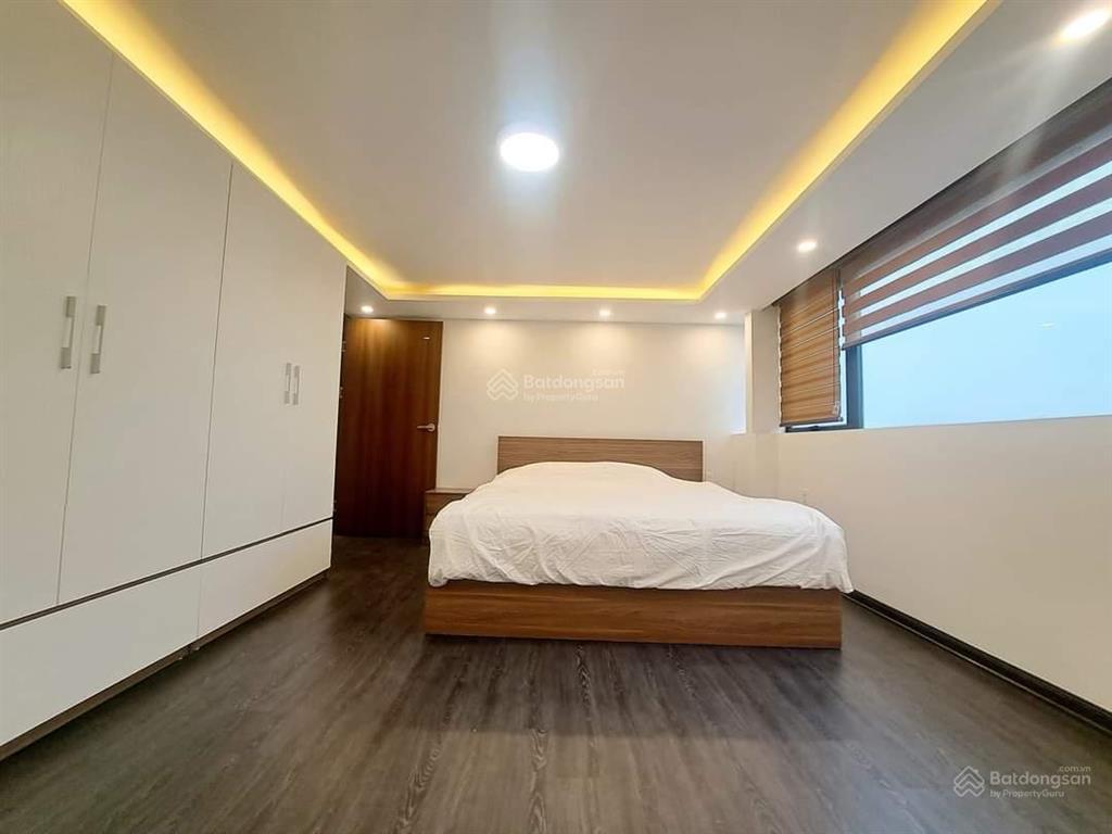 Chính chủ bán nhà mặt phố tại nguyễn trường tộ, ba đình, dt 120m2, 5 tầng, 75 tỷ