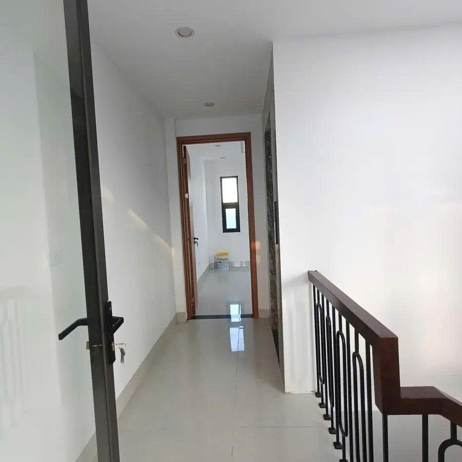 Hiếm nhà đẹp 5 tầng mặt phố Bà Triệu, 64m2, MT 4.6m, thang máy, kinh doanh tốt, giá 26.2 tỷ