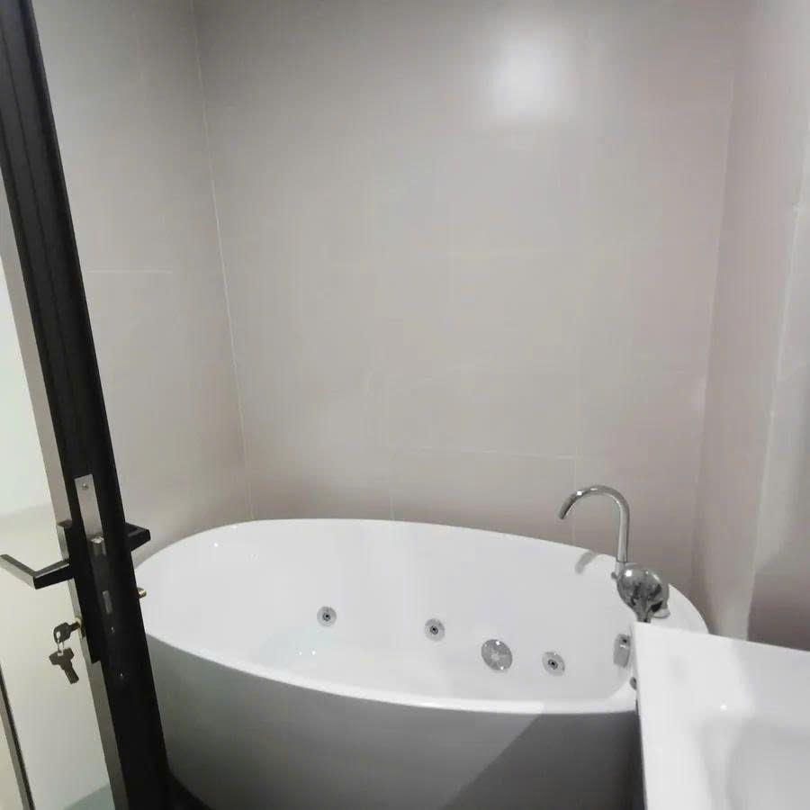 Hiếm nhà đẹp 5 tầng mặt phố Bà Triệu, 64m2, MT 4.6m, thang máy, kinh doanh tốt, giá 26.2 tỷ