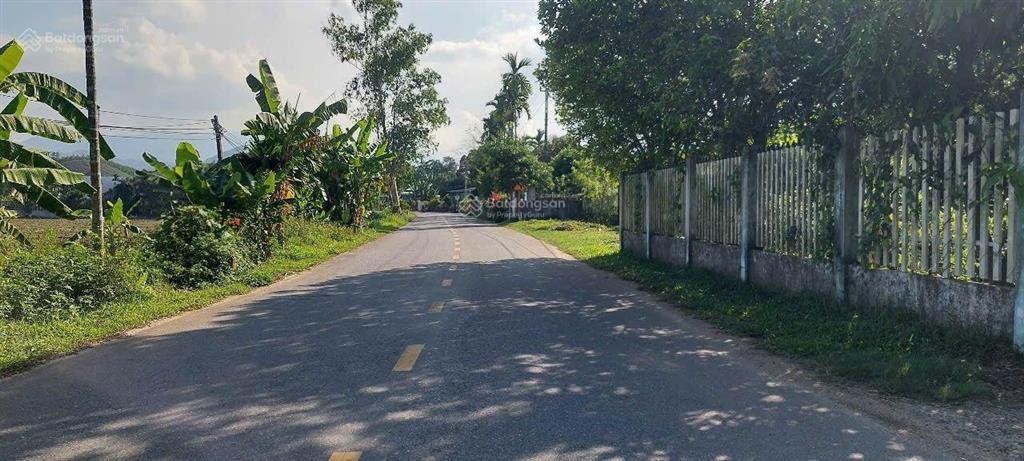 Đất mặt tiền quốc lộ 14g 400m2 có 120m2 đất ở có sẵng cổng ngõ và cây ăn trái.