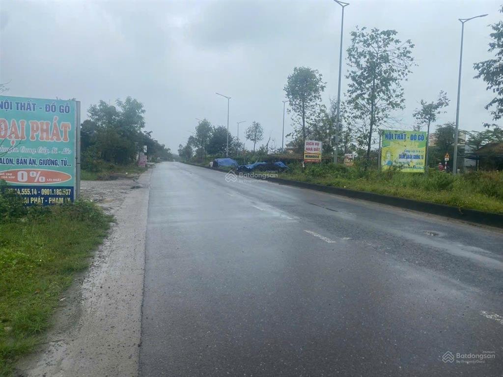 Đất mặt tiền đường nam kỳ khỡi nghĩa 800m2 có 400m2 đất ở vị trí đẹp.
