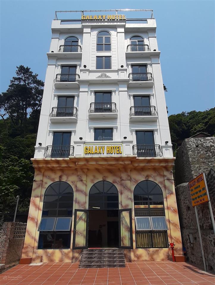 Bán khách sạn 6 tầng view quảng trường và nhà thờ tam đảo, dòng tiền tốt, sđcc 246m2, mặt tiền 10m