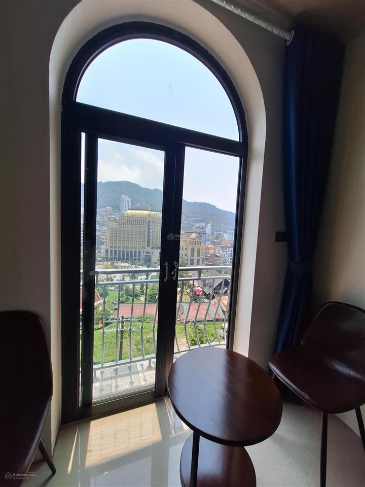 Bán khách sạn 6 tầng view quảng trường và nhà thờ tam đảo, dòng tiền tốt, sđcc 246m2, mặt tiền 10m