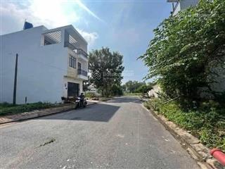 Bán lô góc khu 135 bến lức, long an