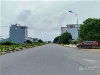 Bán 2 lô góc 3 mặt tiền bến lức, long an