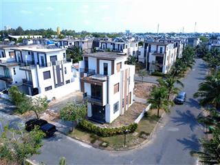 Bán biệt thự trệt 2 lầu ven sông bến lức