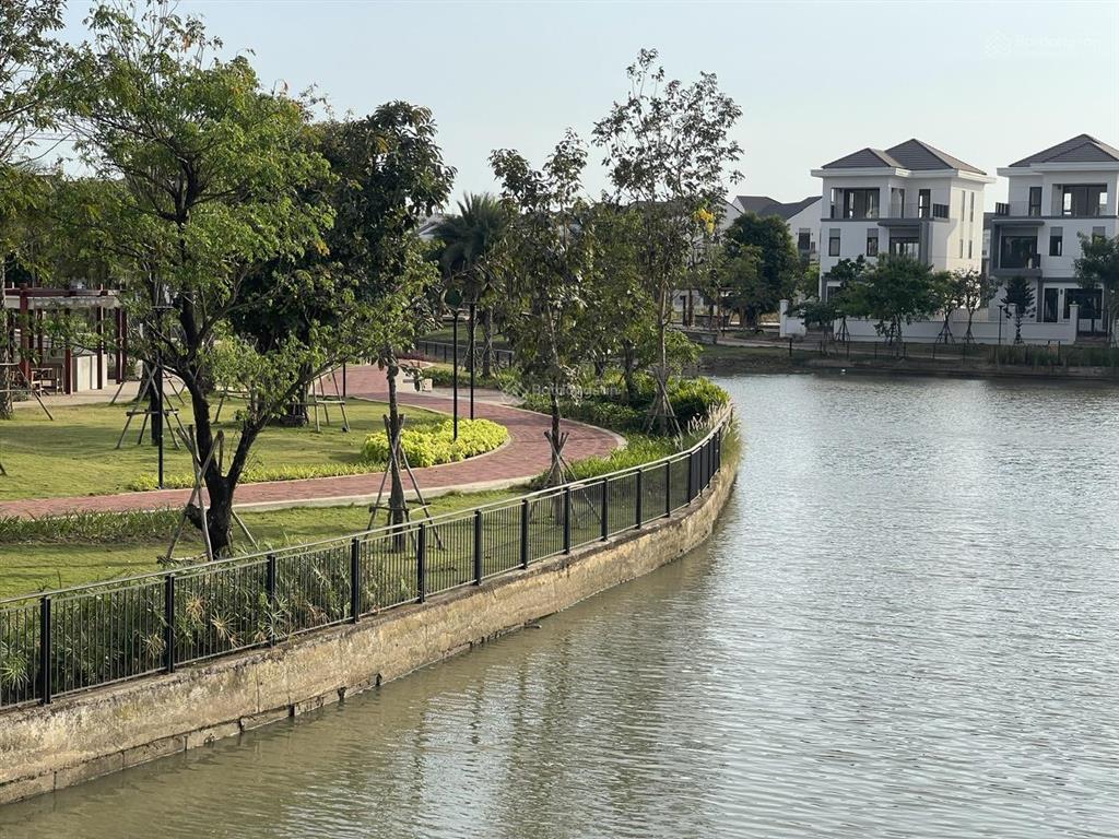 Biệt thự song lập 10x20m giá 11,9 tỷ bao phí, thuế, đường 14m, đối diện công viên, nhà sẵn