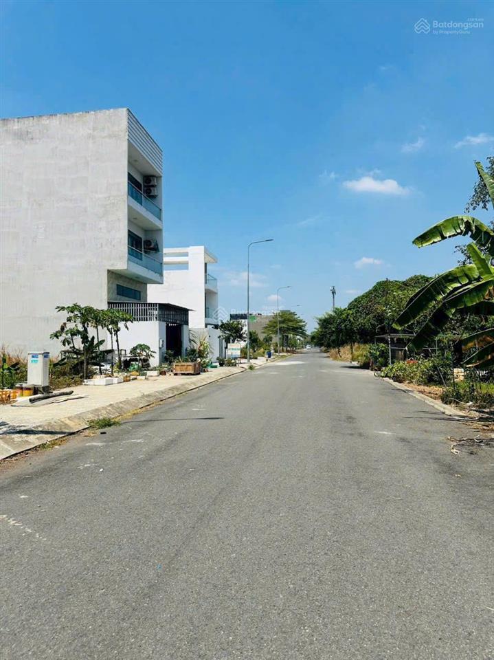 Chính chủ bán lô đất thổ cư tỉnh lộ 10 , 130m2 , sổ sẵn sang tên liền