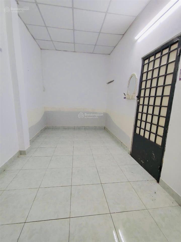 Cho thuê nhà trọ đường núi thành  gần chợ, bệnh viện mỹ đức, etown cộng hòa