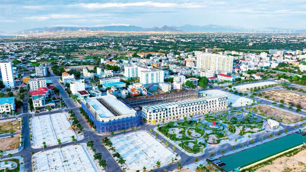 Cần bán nhanh căn lk5a đối diện công viên  thuộc kdt biển bình sơn, trung tâm thành phố phan rang