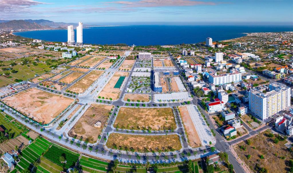 Cần bán nhanh căn lk5a đối diện công viên  thuộc kdt biển bình sơn, trung tâm thành phố phan rang