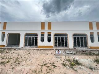 Bán nhà mt đường d7 tại kdc 5d kcn bàu bàng, đối diện công viên gần trường thcs lai uyên