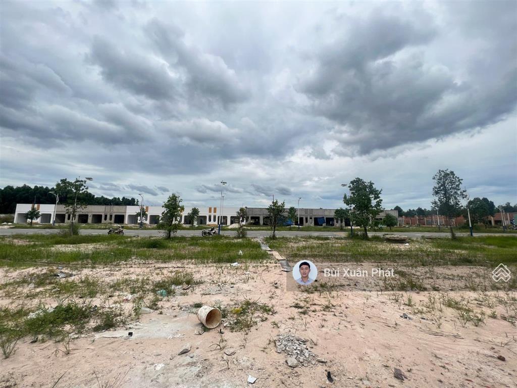 Bán đất mt đường d7 tại kdc 5d kcn bàu bàng, đối diện công viên gần trường thcs lai uyên
