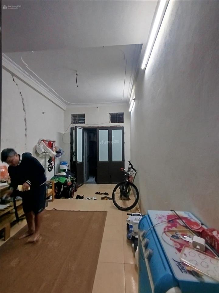 Chính chủ bán nhà 3 tầng đường tôn thất tùng gần đại học y hà nội. dt 44m2 giá 7.1 tỷ