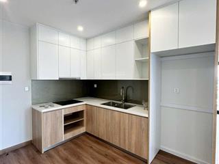 Cần bán gấp căn 1n+ view bể bơi full đồ tại toà i1 giá tốt chỉ 3,x tỷ. 0967 372 ***.xem nhà