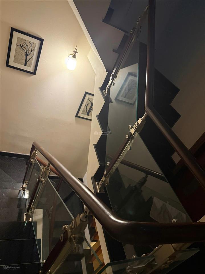 Cần bán biệt thự khu vip biệt thự phường tây thạnh, dt 7mx18m, xd 2 lầu, sân thượng, nhà ở liền