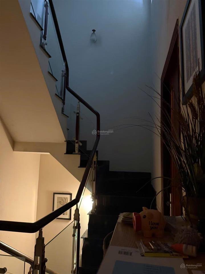 Cần bán biệt thự khu vip biệt thự phường tây thạnh, dt 7mx18m, xd 2 lầu, sân thượng, nhà ở liền