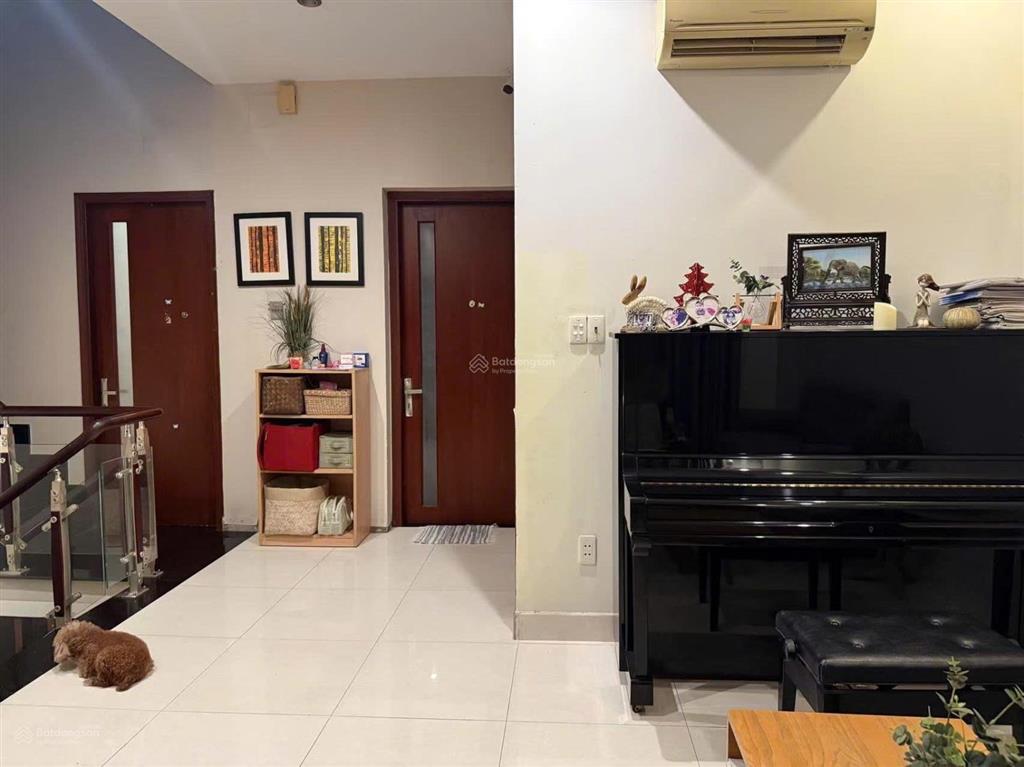 Cần bán biệt thự khu vip biệt thự phường tây thạnh, dt 7mx18m, xd 2 lầu, sân thượng, nhà ở liền