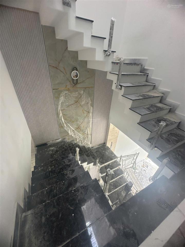 Bán nhà mới 100% hẻm 1/ 6m phạm đăng giảng, dt 4mx20m, lửng, 3 lầu, nhà mới, full nội thất