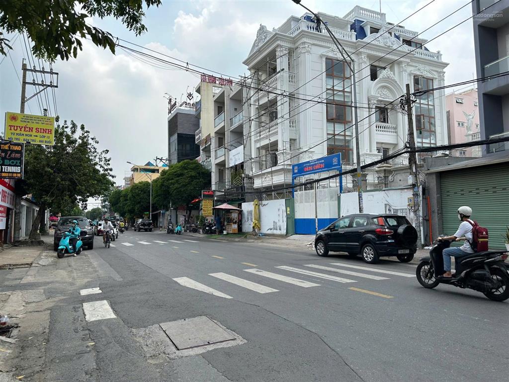 Bán nhà 2 mặt tiền dương đức hiền, dt 8mx30m, nở hậu 15m, gồm 3 lầu, đang cho thuê giá cao