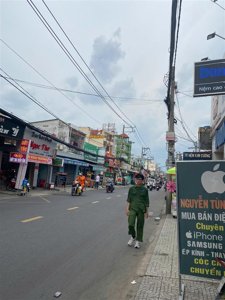 Bán nhà mặt tiền tân kỳ tân quý, dt 7mx30m, cấp 4, gần ngã 3 lê trọng tấn  trường chinh