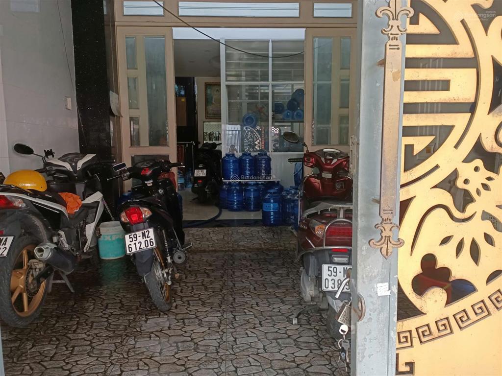Mặt tiền kinh doanh gần ngã tư bốn xã, 5x19m, 1 trệt 1 lửng 3 lầu đúc, nội thất cao cấp.
