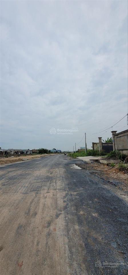 Bán lô đất mặt tiền bờ kênh tham lương view cực đẹp