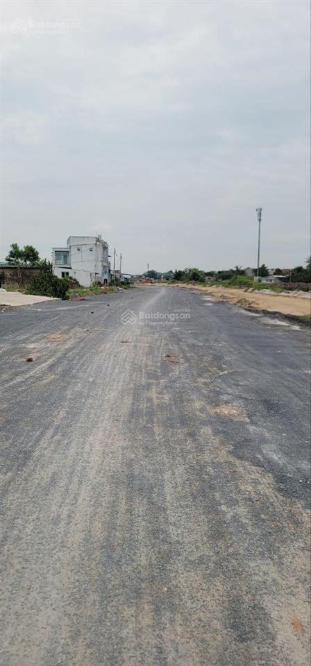 Bán lô đất mặt tiền bờ kênh tham lương view cực đẹp