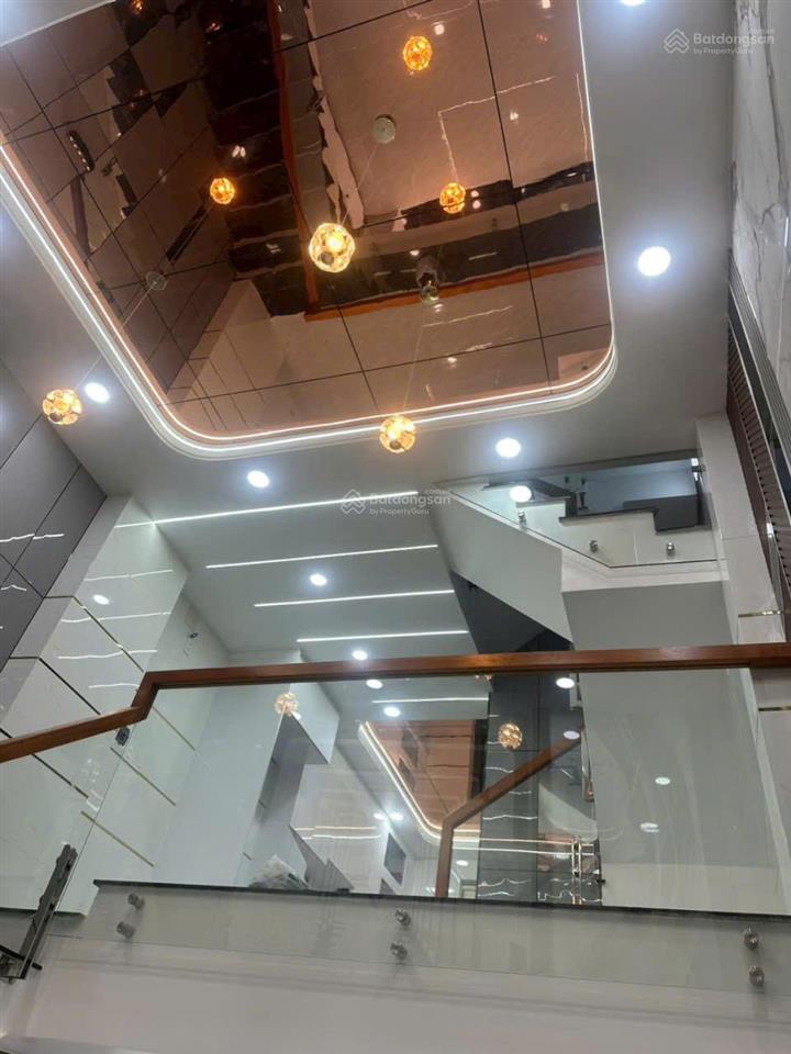 Nhà hẻm một sẹc 5m gần đường lê văn quới, 4x11m, 1 trệt 3 lầu đúc sân thượng