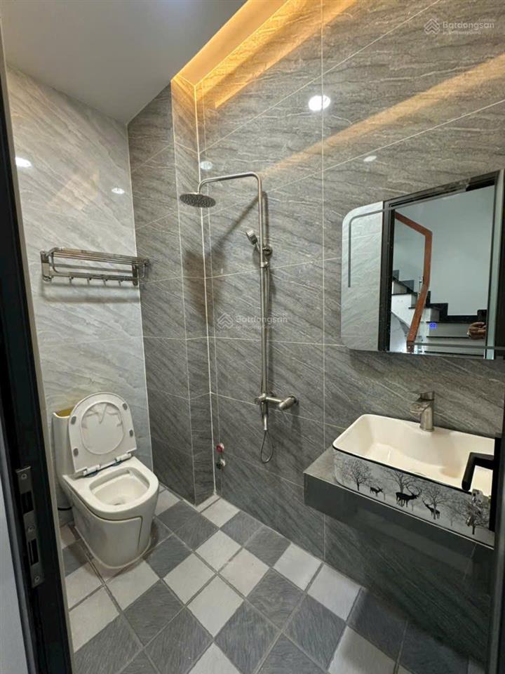 Nhà hẻm một sẹc 5m gần đường lê văn quới, 4x11m, 1 trệt 3 lầu đúc sân thượng