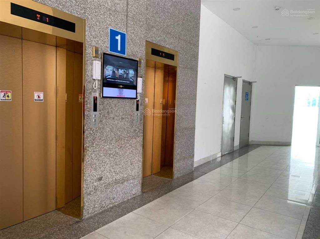 Chủ đầu tư bán vài căn đẹp suất noxh giá 2.3 tỷ 55m2 tại blue sky tower.  0909 456 ***